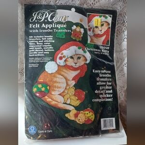 NEW SEALED J. & P. COATS CHRISTMAS KITTY FELT APPLIQUÉ KIT 28058
